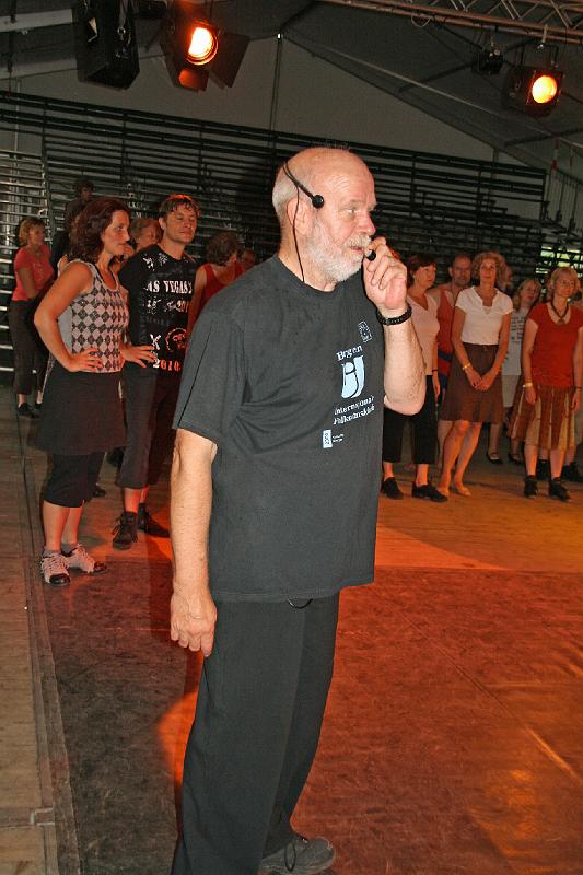 2008 aug 30 002a.jpg - Dick v.d. Zwan in zijn workshop Grieks